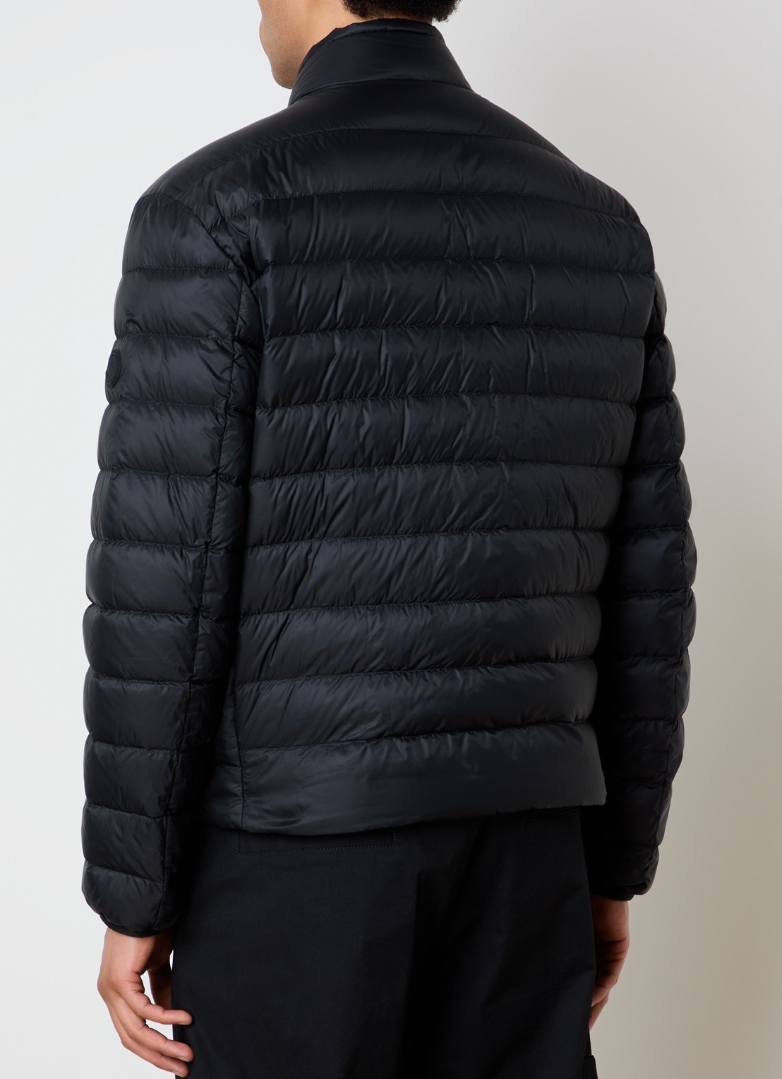 Moncler Mackinac pufferjack met donsvulling - achterkant zwart