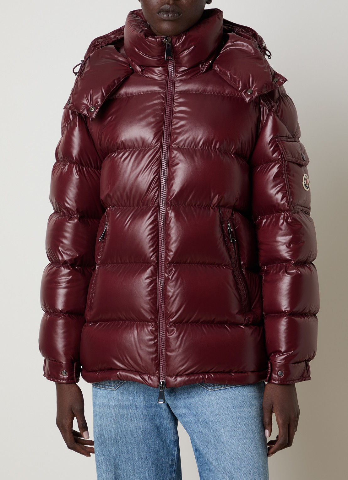 Moncler Maire puffer jack met donsvulling en afneembare capuchon - detail 3 bordeauxrood