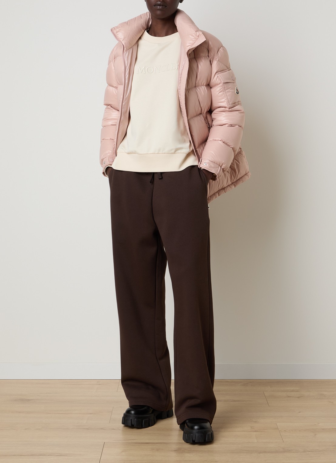 Moncler Maire puffer jack met donsvulling en afneembare capuchon - voorkant 2 lichtroze