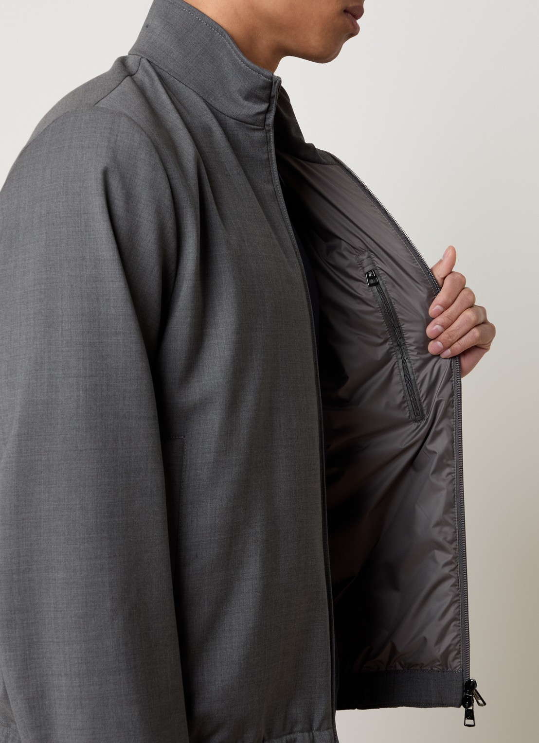 Moncler Malavat jack van scheerwol met ritszakken en logo - detail 5 middengrijs
