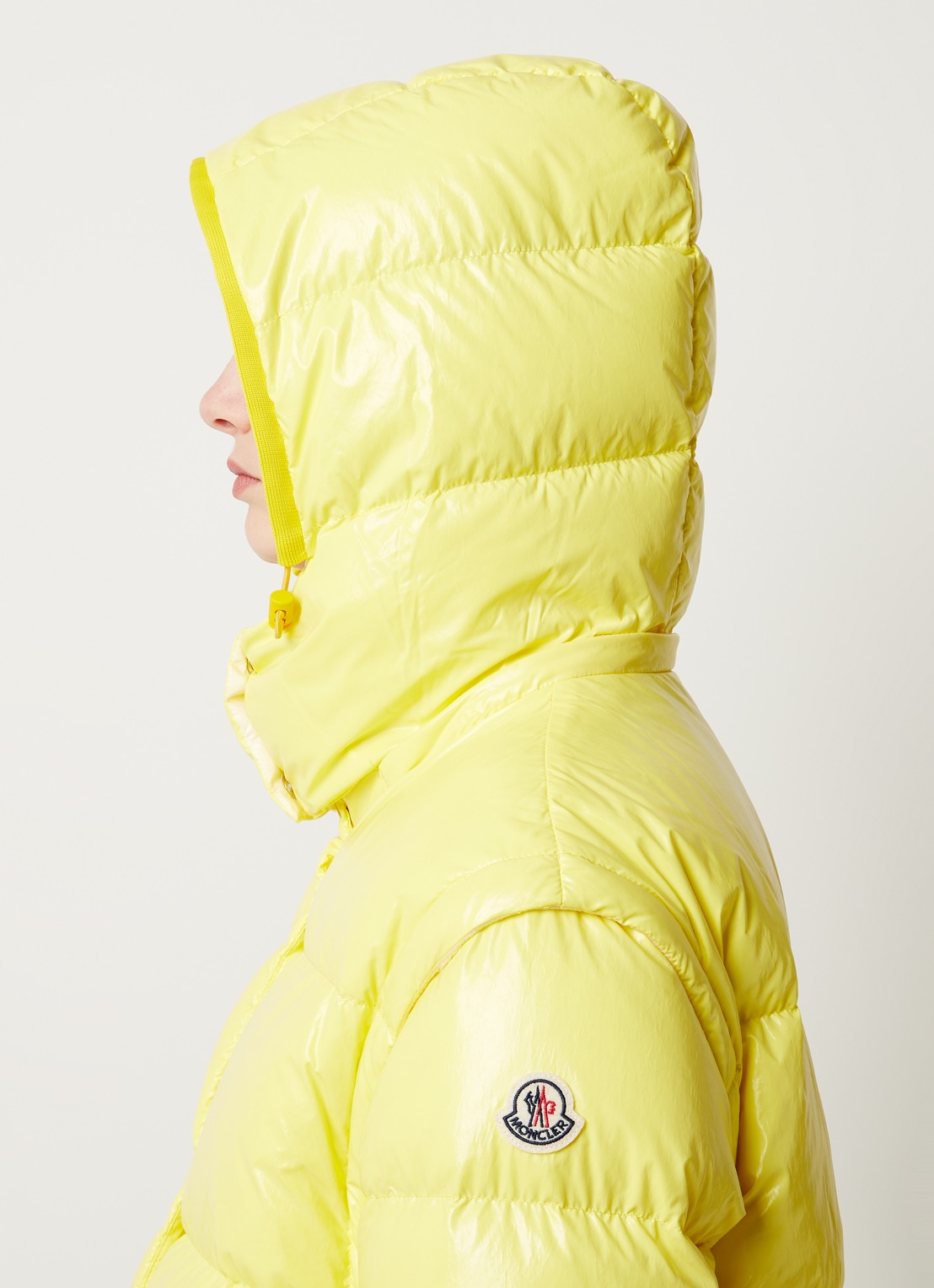 Moncler Mauleon puffer jack met donsvulling en afneembare mouwen - detail 4 citroengeel