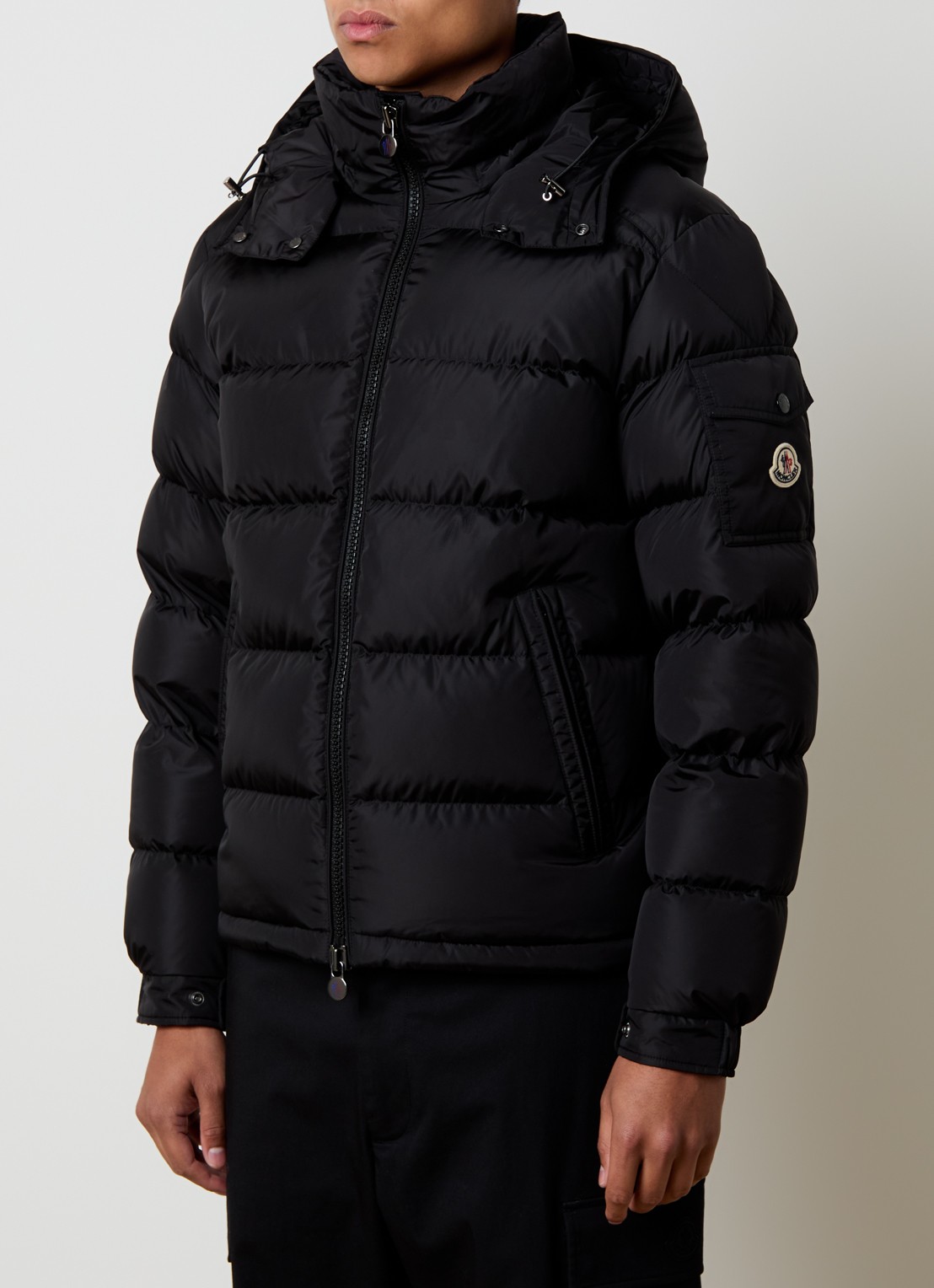 Moncler Maya puffer jack met donsvulling en afneembare capuchon - detail 4 zwart