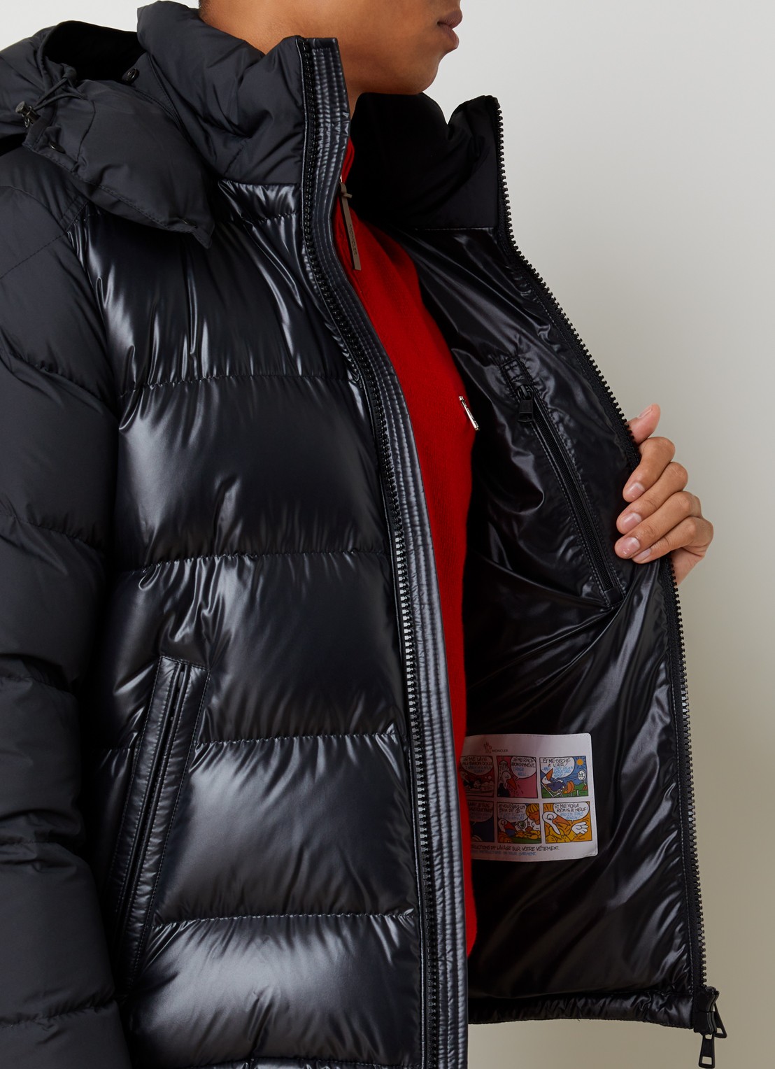Moncler Maya puffer jack met donsvulling en afneembare capuchon - detail 2 zwart