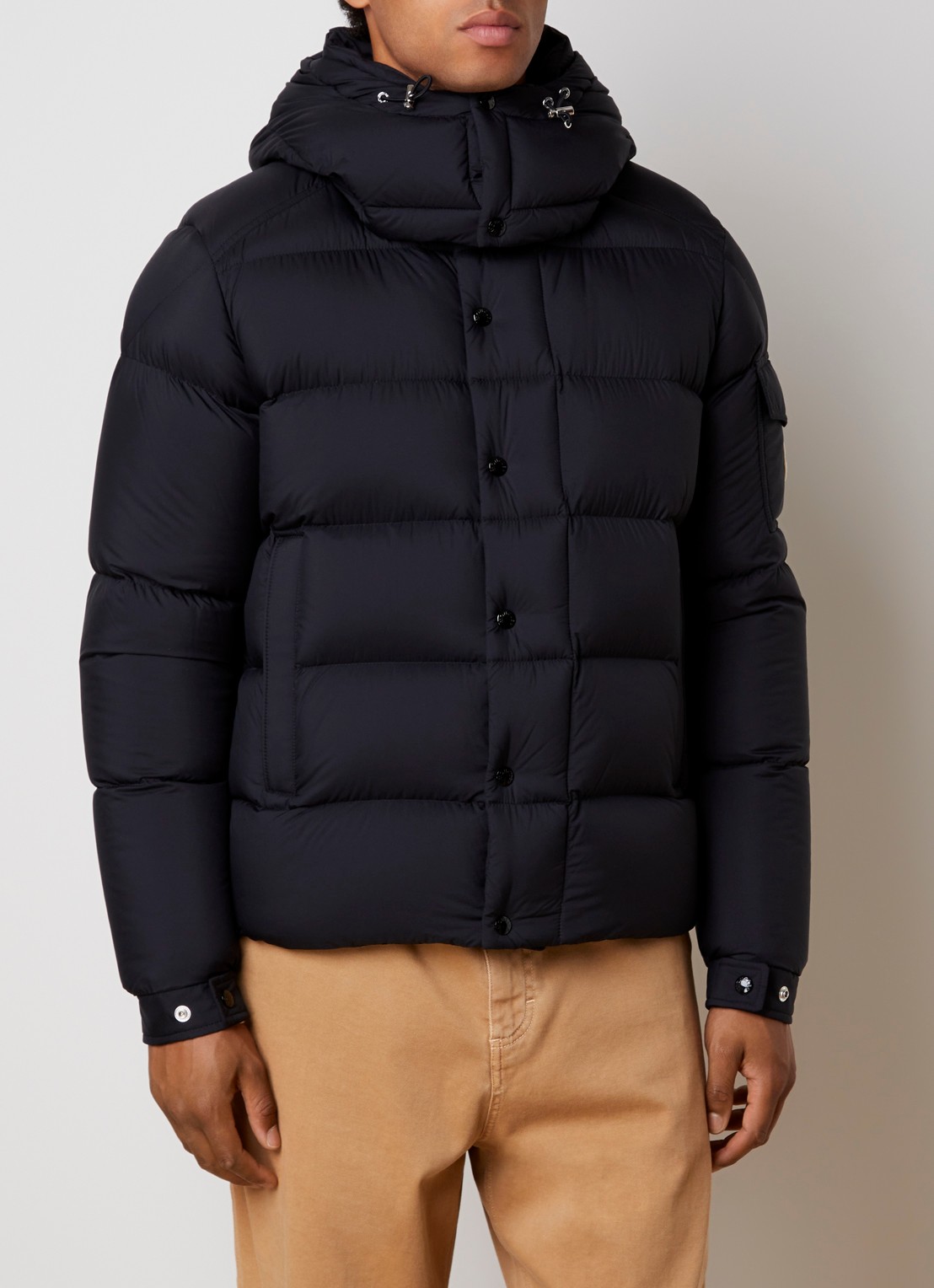 Moncler Maya puffer jack met donsvulling en ritszakken - detail zwart