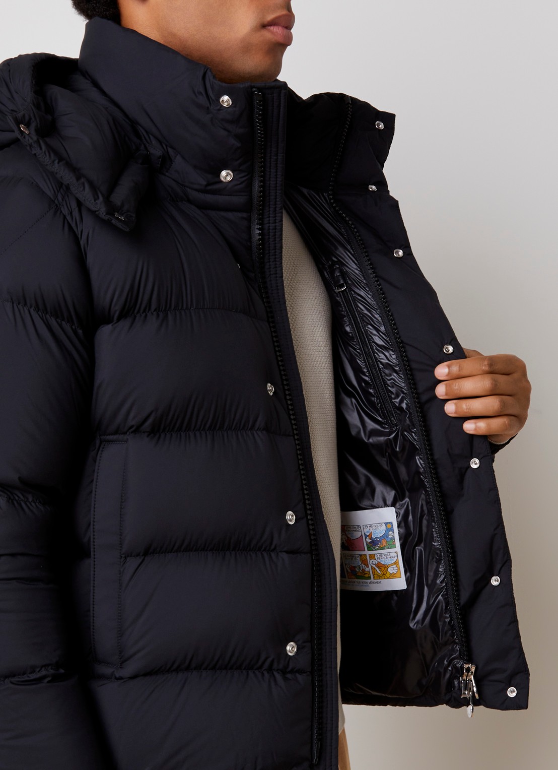 Moncler Maya puffer jack met donsvulling en ritszakken - detail 2 zwart