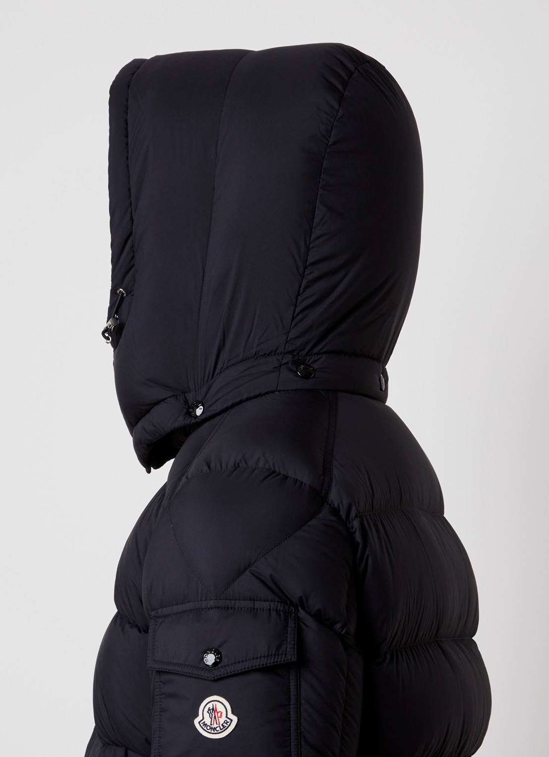 Moncler Maya puffer jack met donsvulling en ritszakken - detail 3 zwart