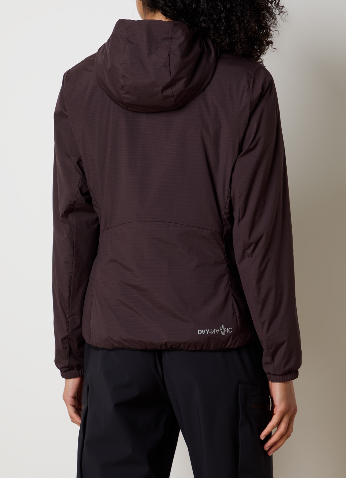Moncler Mietres softshell jack met capuchon en logo - achterkant donkerbruin