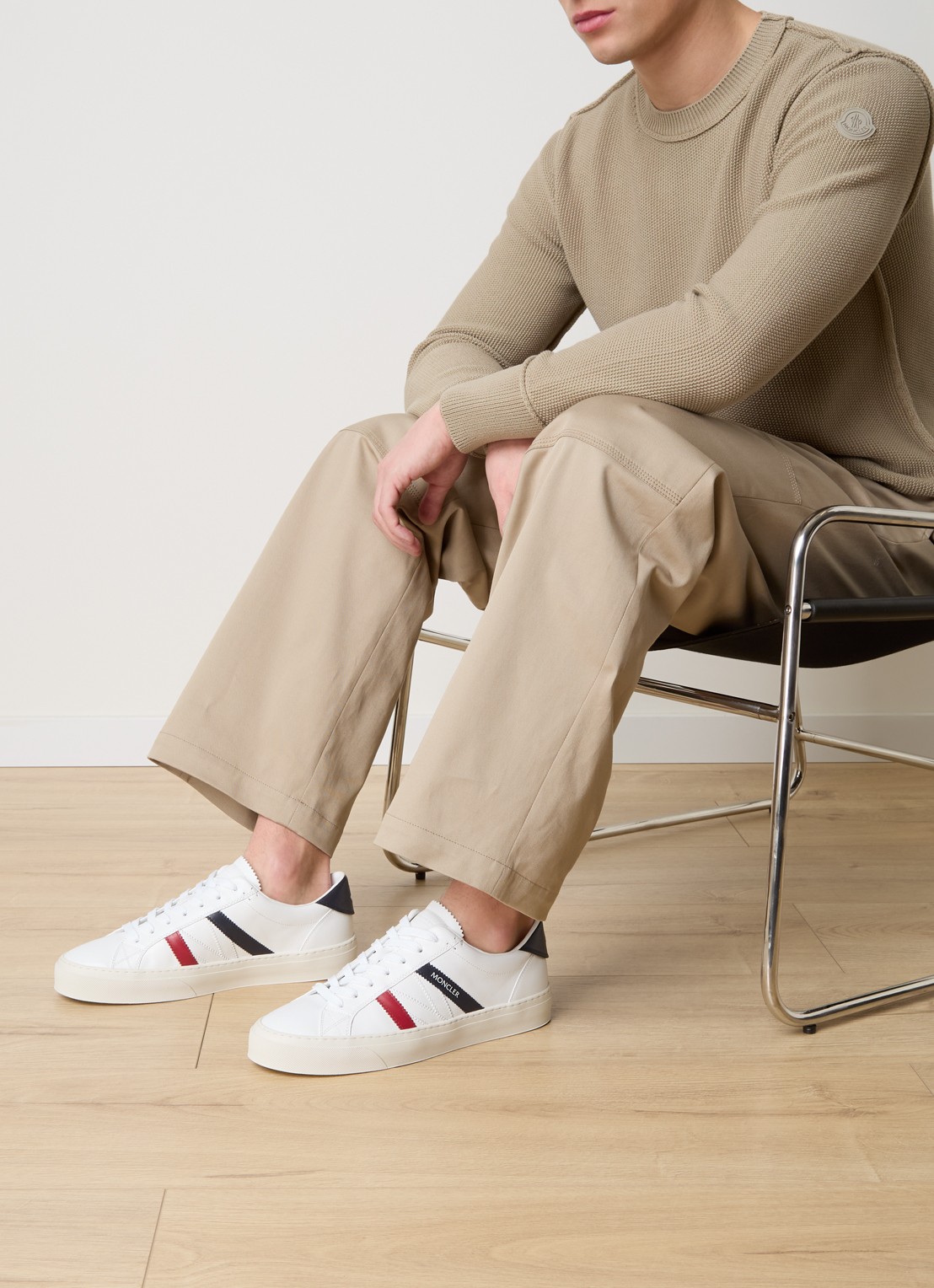 Moncler Monaco sneaker van kalfsleer met logo - voorkant 6 wit