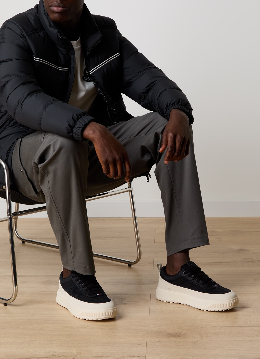 Moncler Monpulse sneaker met suède details - voorkant 7 zwart
