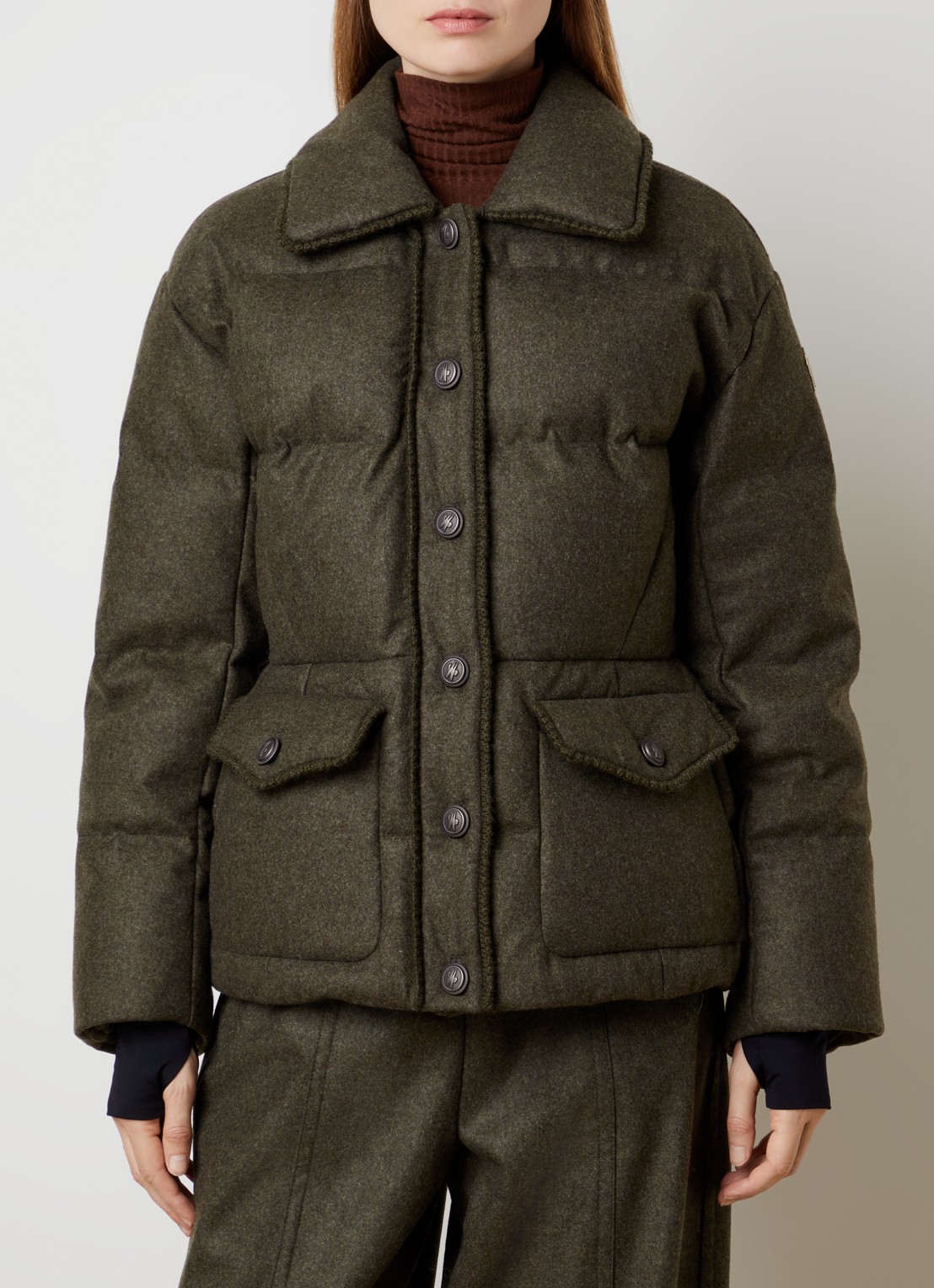Moncler Monteain gewatteerde jas met opgestikte zakken - detail donkergroen