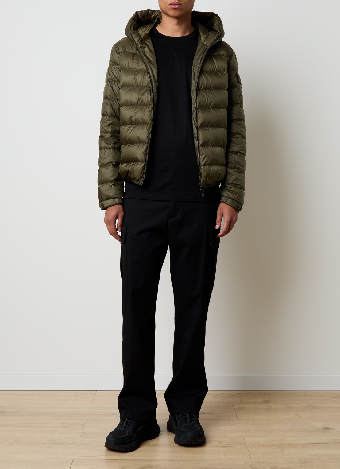 Moncler Najan puffer jack met donsvulling en ritszakken - voorkant 2 mosgroen