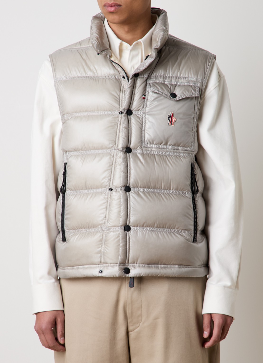 Moncler Nantu gewatteerde bodywarmer met donsvulling - detail 4 beige