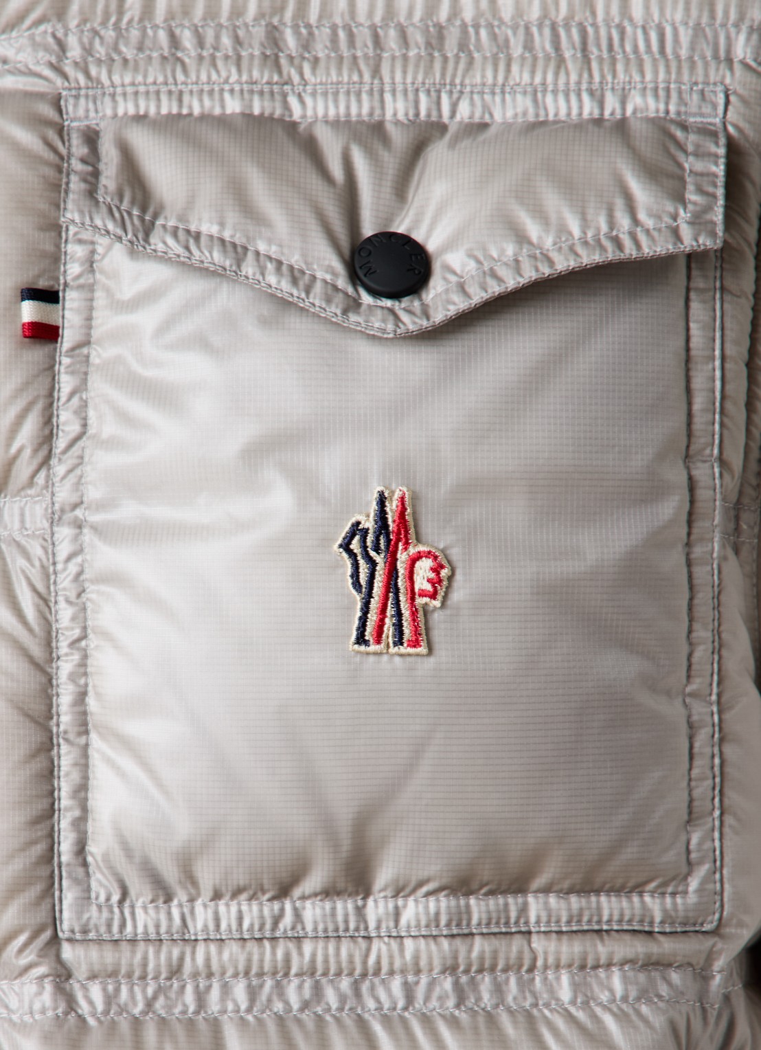 Moncler Nantu gewatteerde bodywarmer met donsvulling - detail 6 beige