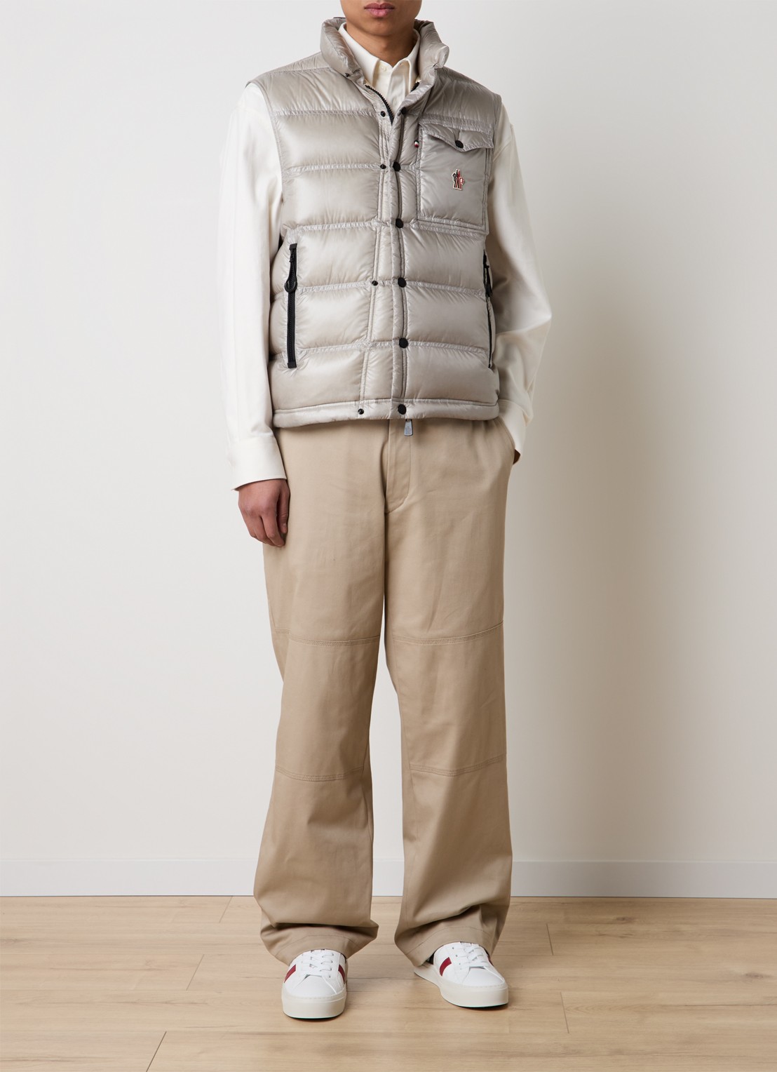 Moncler Nantu gewatteerde bodywarmer met donsvulling - voorkant 3 beige