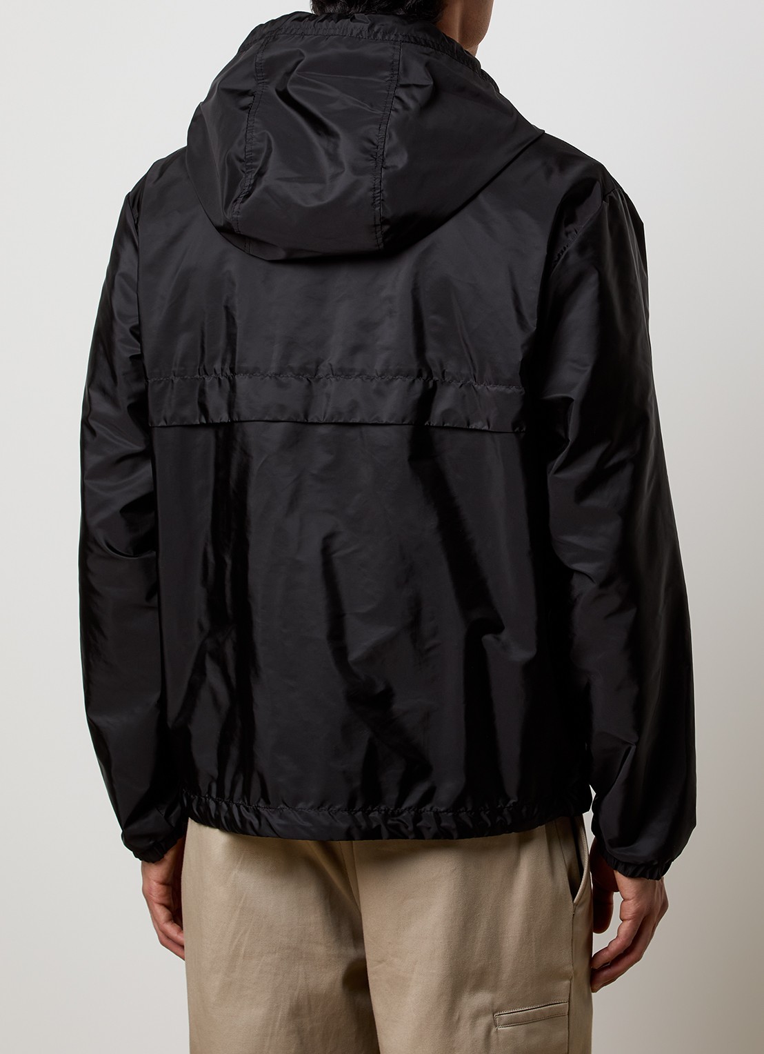 Moncler Nidge windjack met capuchon en steekzakken - achterkant zwart