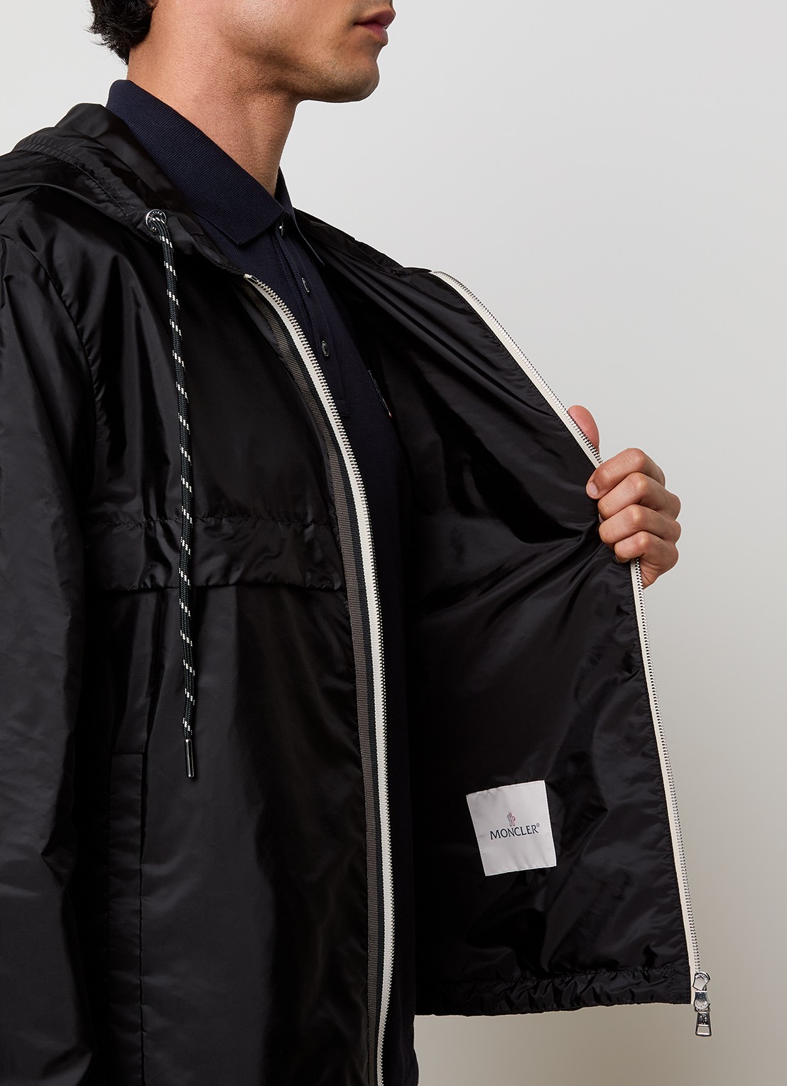 Moncler Nidge windjack met capuchon en steekzakken - detail 3 zwart