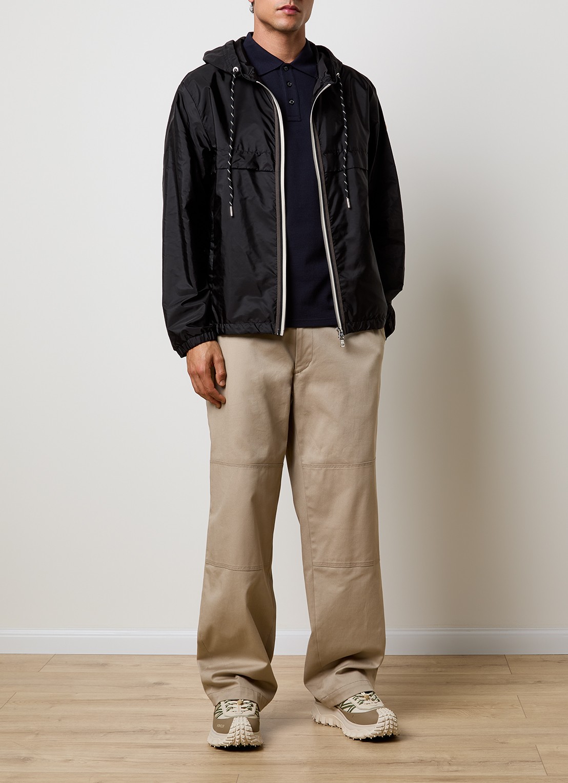 Moncler Nidge windjack met capuchon en steekzakken - voorkant 6 zwart