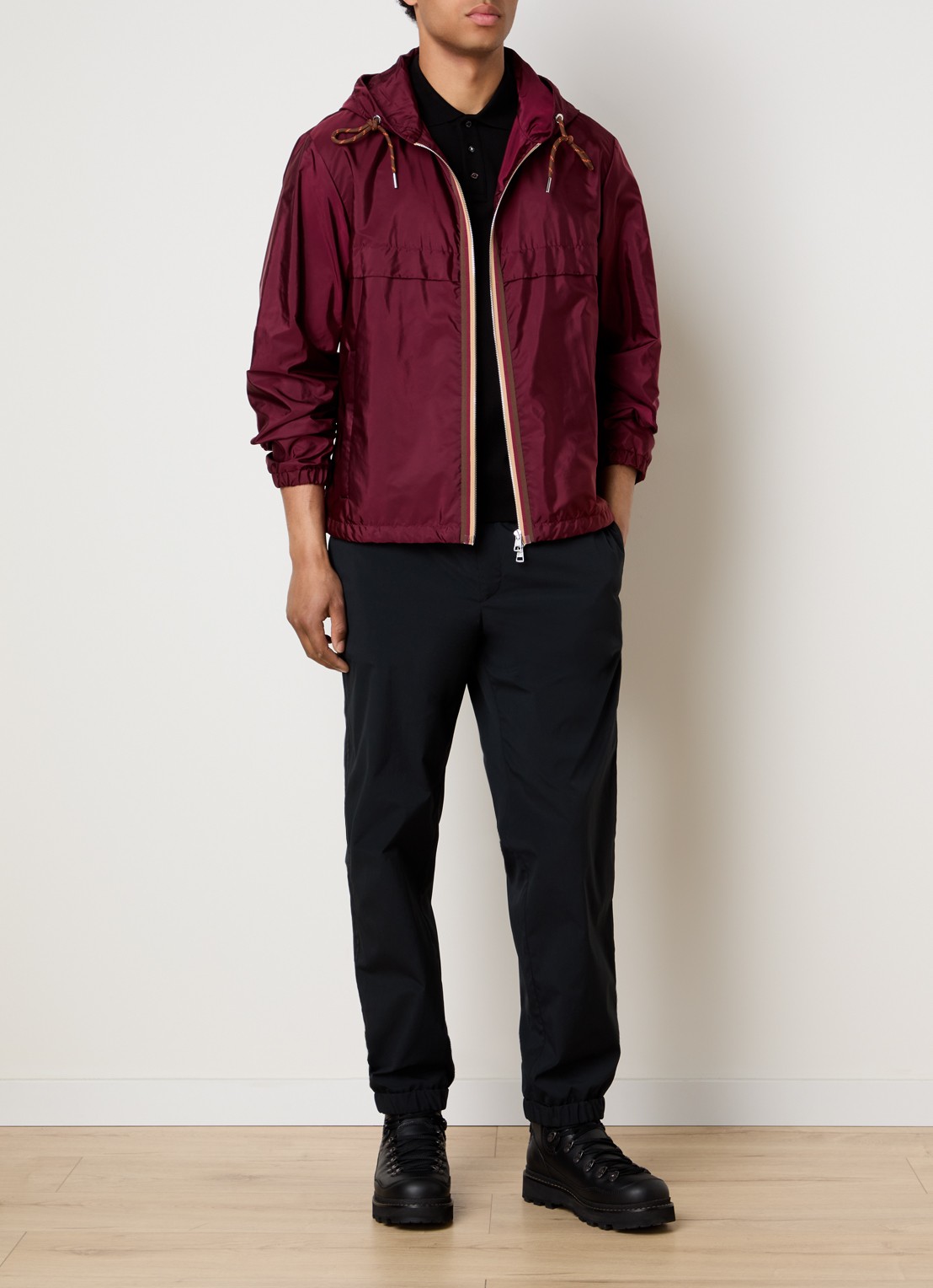 Moncler Nidge windjack met capuchon en steekzakken - voorkant 2 aubergine