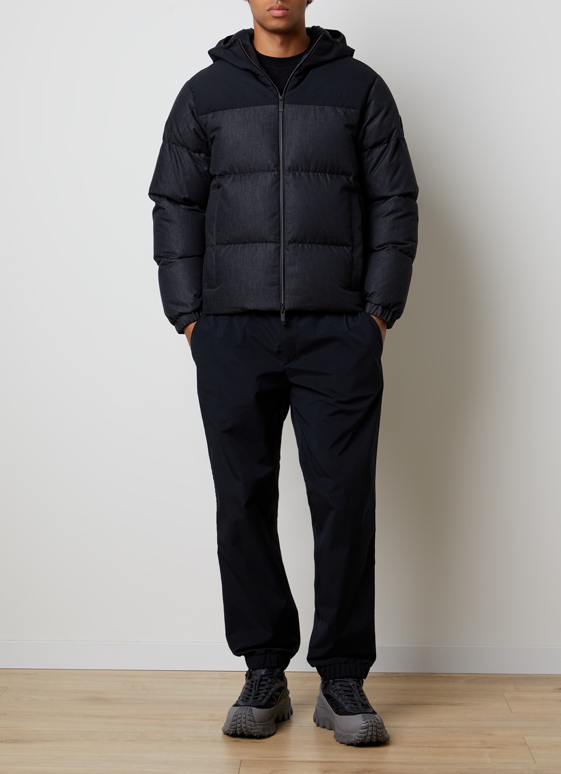 Moncler Oulojoki gewatteerd puffer jack met donsvulling en steekzakken - voorkant 2 donkerblauw
