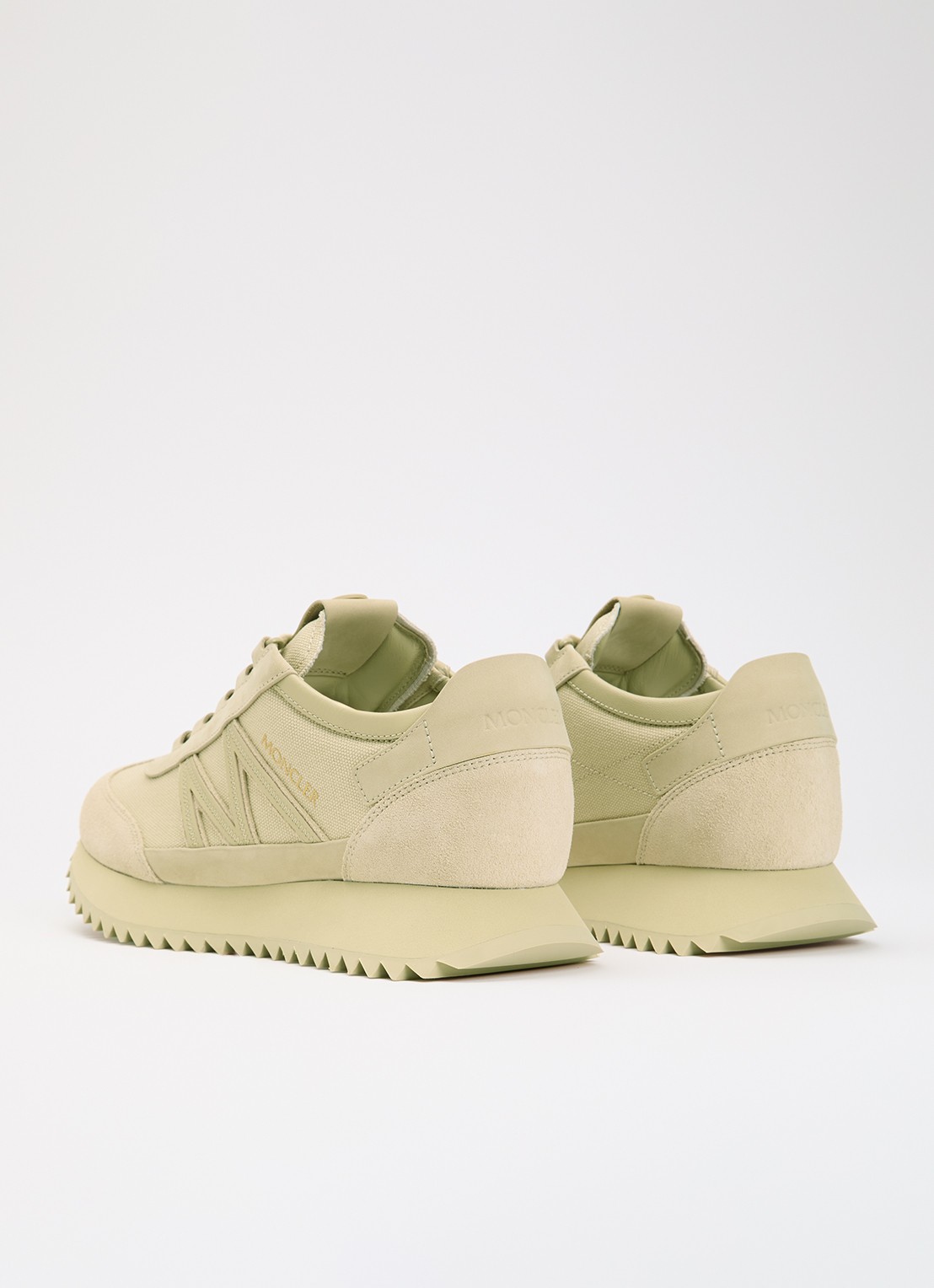 Moncler Pacey2 sneaker met suède details en logo - achterkant 5 gebroken wit