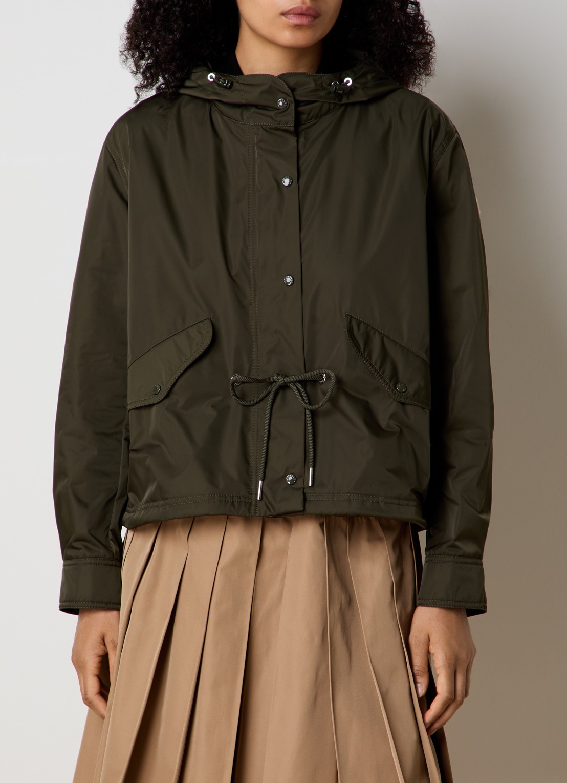 Moncler Parka met capuchon en trekkoord - detail 2 olijfgroen