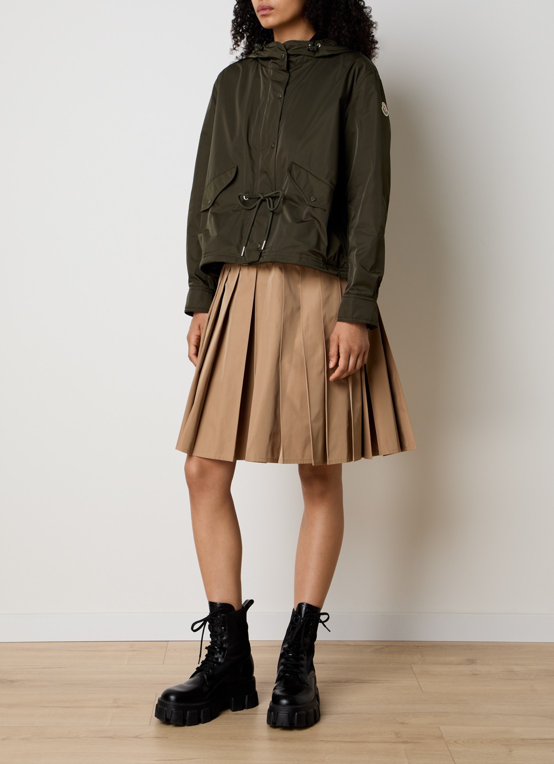Moncler Parka met capuchon en trekkoord - voorkant 6 olijfgroen
