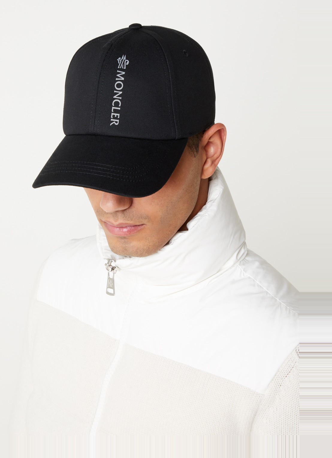 Moncler Pet met logo - voorkant 3 zwart
