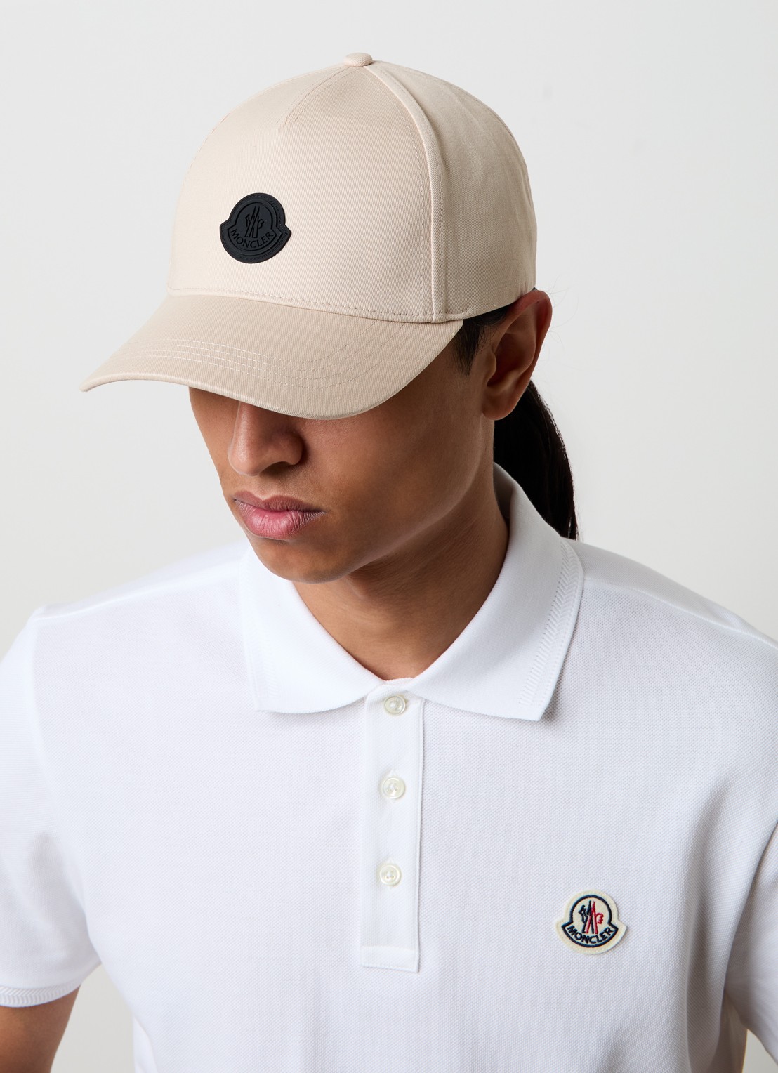 Moncler Pet met logo - voorkant 3 beige