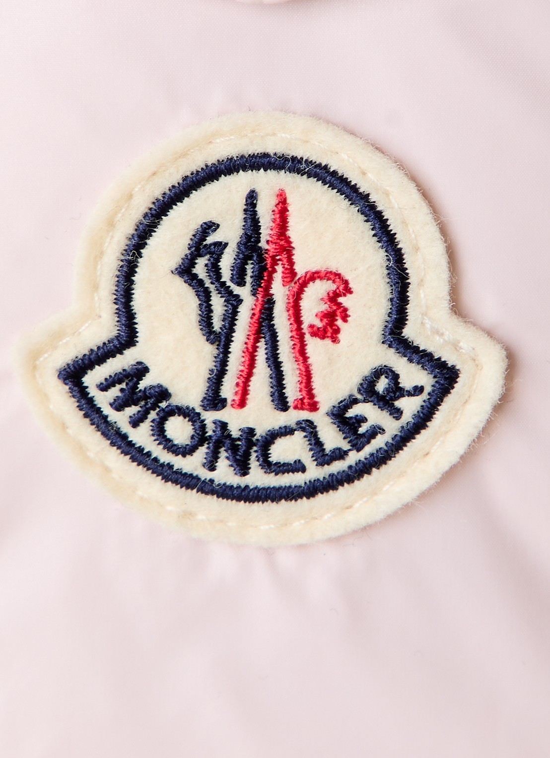 Moncler Petra gewatteerd jack met donsvulling en logo - detail 4 fuchsia