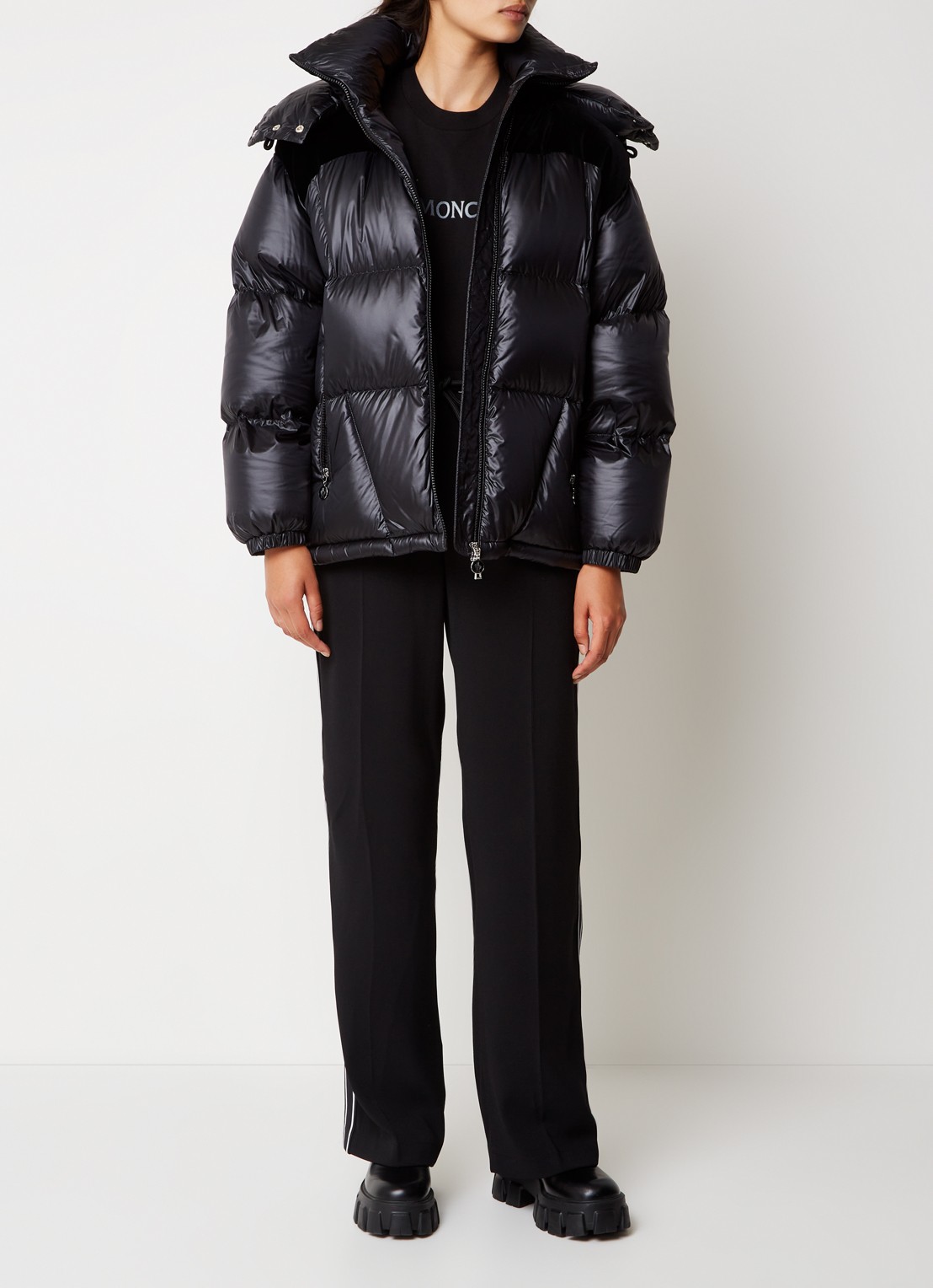 Moncler Puffer jack met donsvulling en details van fluweel - voorkant 5 zwart