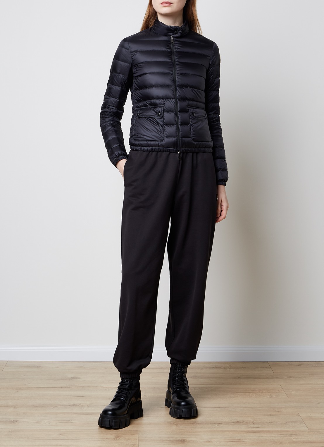 Moncler Puffer jack met donsvulling en klepzakken - voorkant 4 zwart