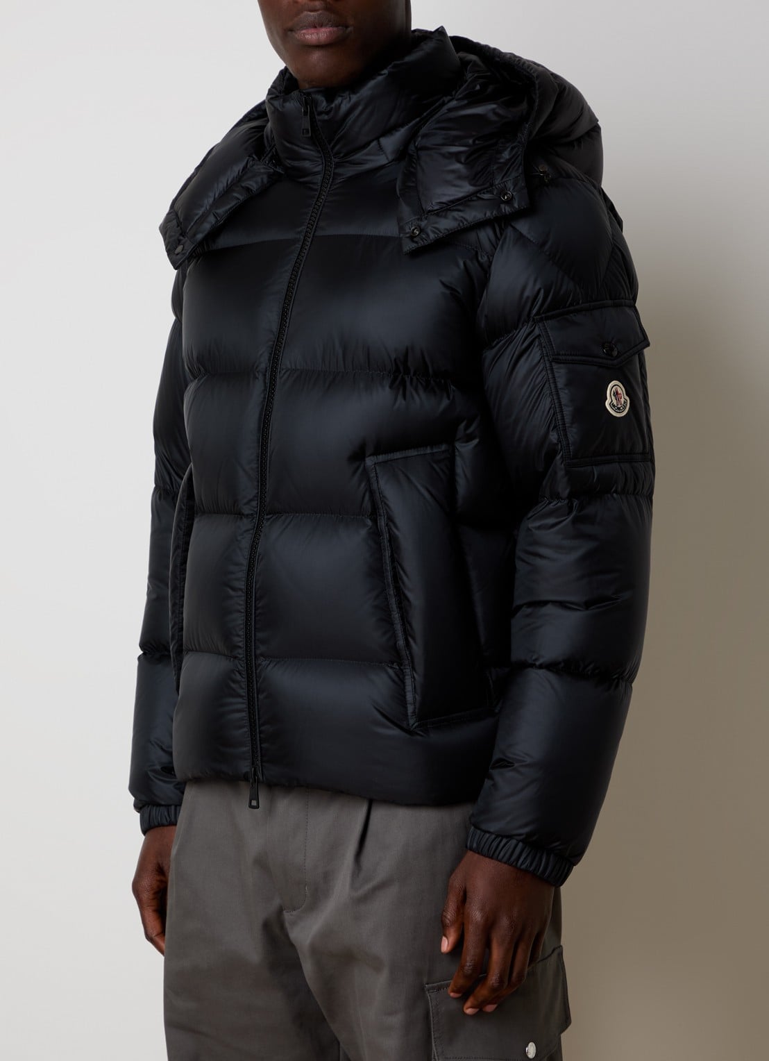 Moncler Puffer jack met donsvulling en ritszakken - detail 4 zwart