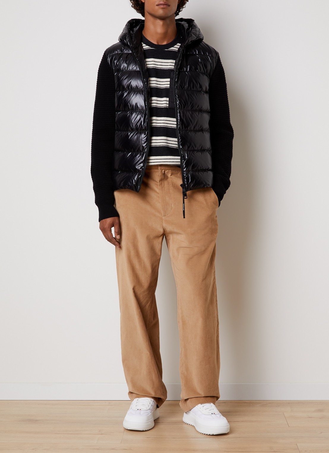 Moncler Puffer jack met donsvulling en ritszakken - voorkant 6 zwart