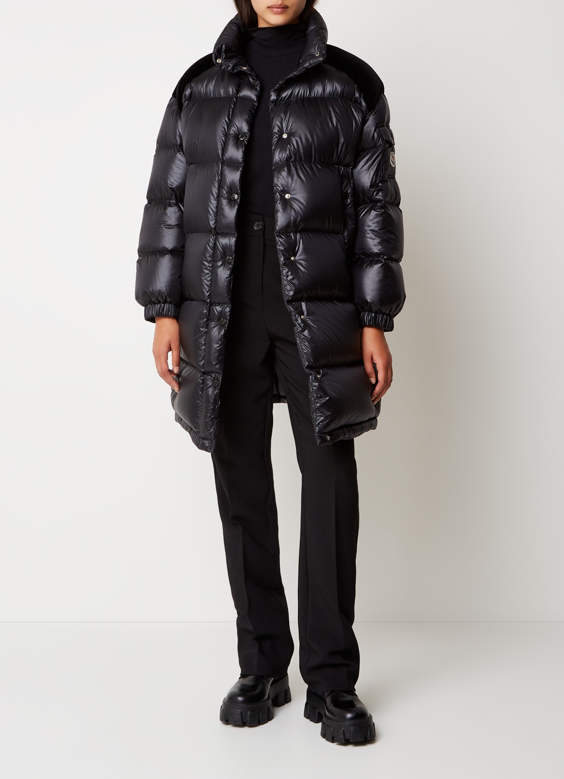 Moncler Puffer jas met donsvulling en details van fluweel - voorkant 5 zwart