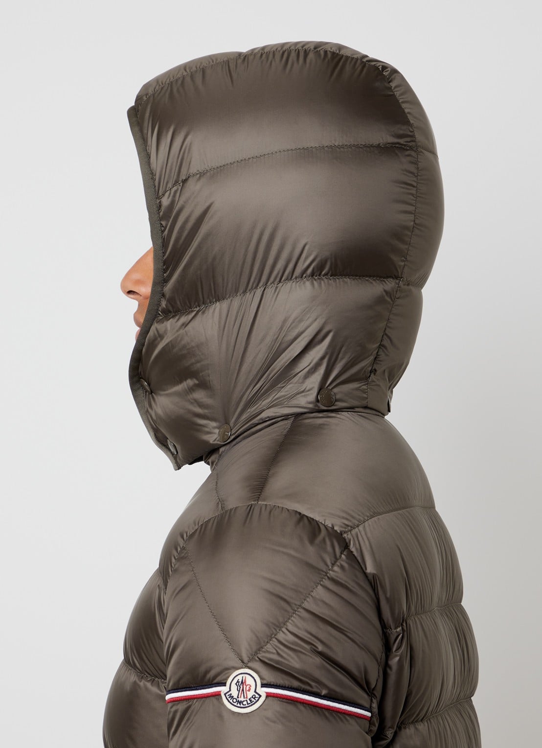 Moncler Ravenlock puffer jack met donsvulling en afneembare capuchon - detail 3 bronsgroen