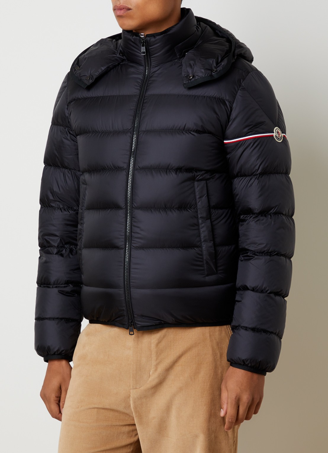 Moncler Ravenlock puffer jack met donsvulling en afneembare capuchon - detail zwart