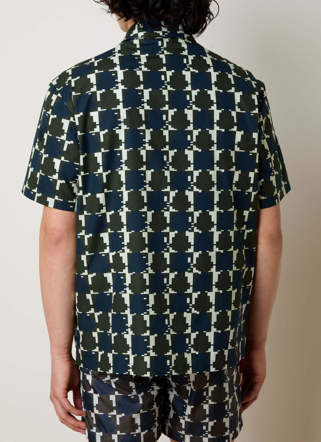 Moncler Regular fit overhemd met grafische print en logo - achterkant legergroen