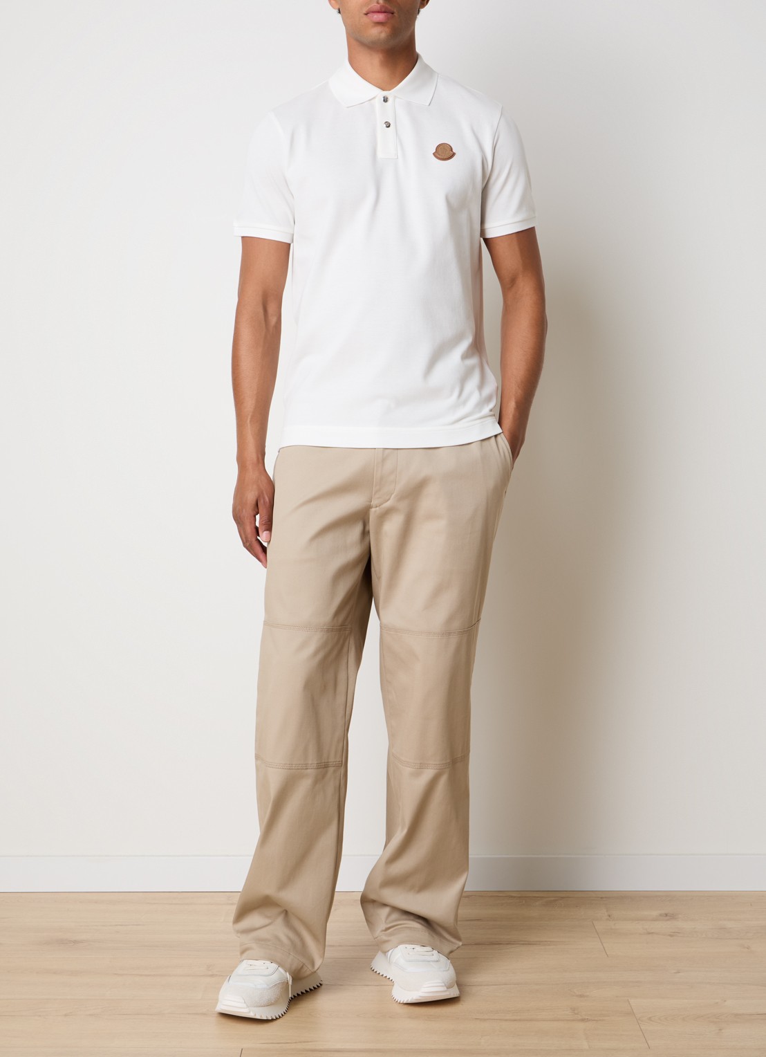 Moncler Regular fit polo van piqué katoen met logo - voorkant 3 gebroken wit