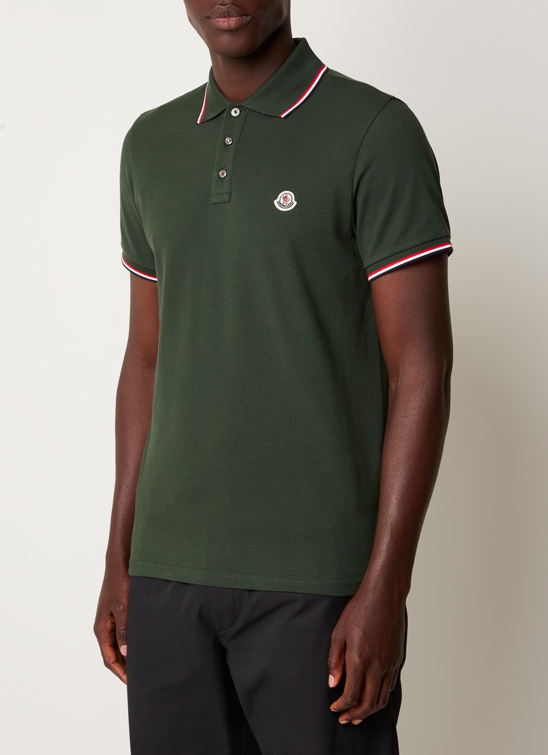 Moncler Regular fit polo van piqué katoen met logoborduring - detail 3 donkergroen