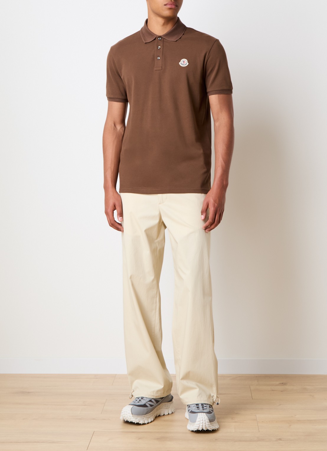 Moncler Regular fit polo van piqué katoen - voorkant 5 bruin