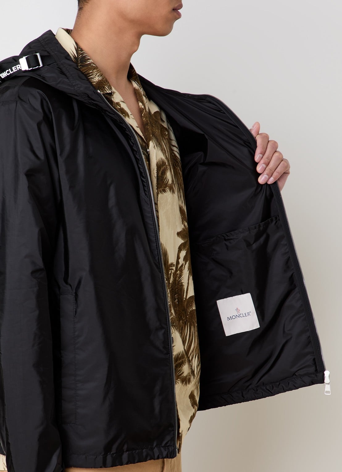 Moncler Remoray windjack met capuchon en steekzakken - detail 6 zwart