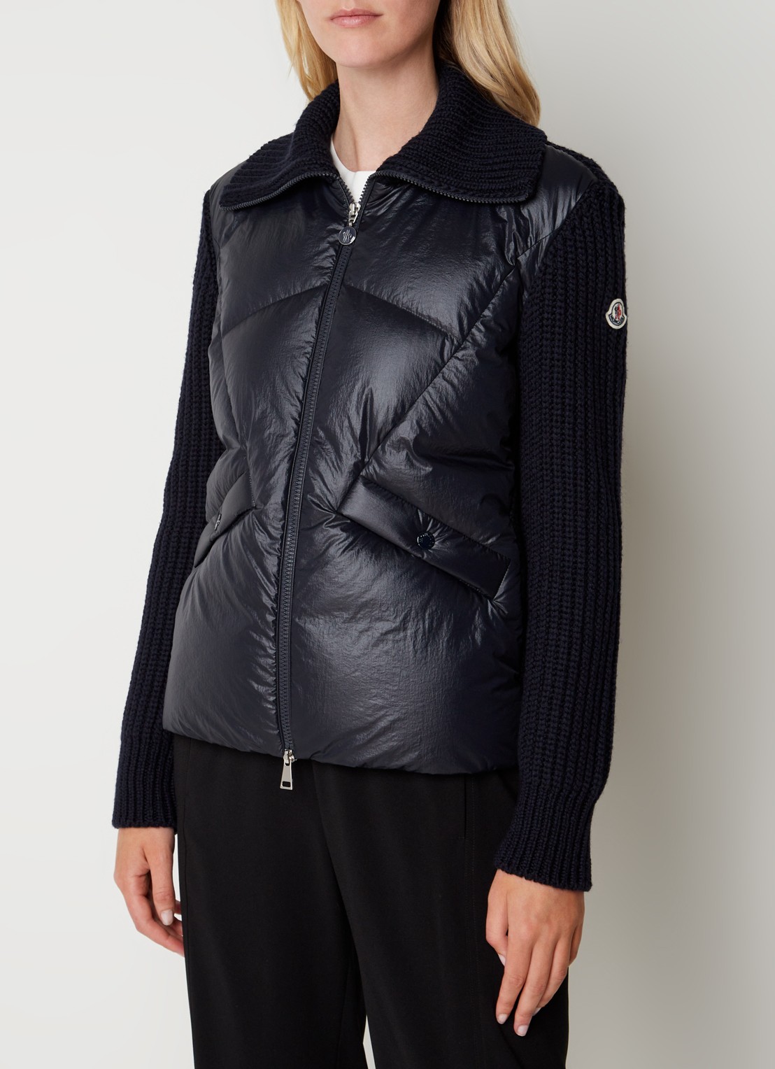 Moncler Ribgebreid vest in wolblend met gewatteerd voorpand - detail 4 blauw
