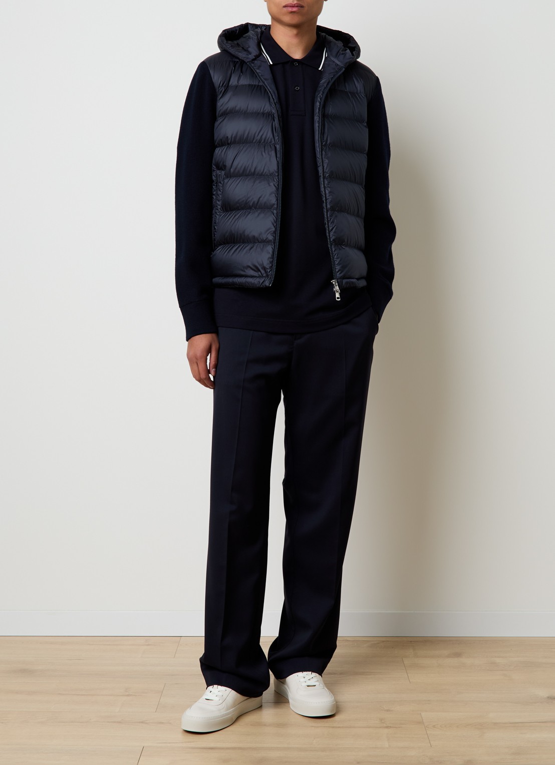 Moncler Ribgebreid vest van scheerwol met gewatteerd voorpand met donsvulling - voorkant 6 donkerblauw