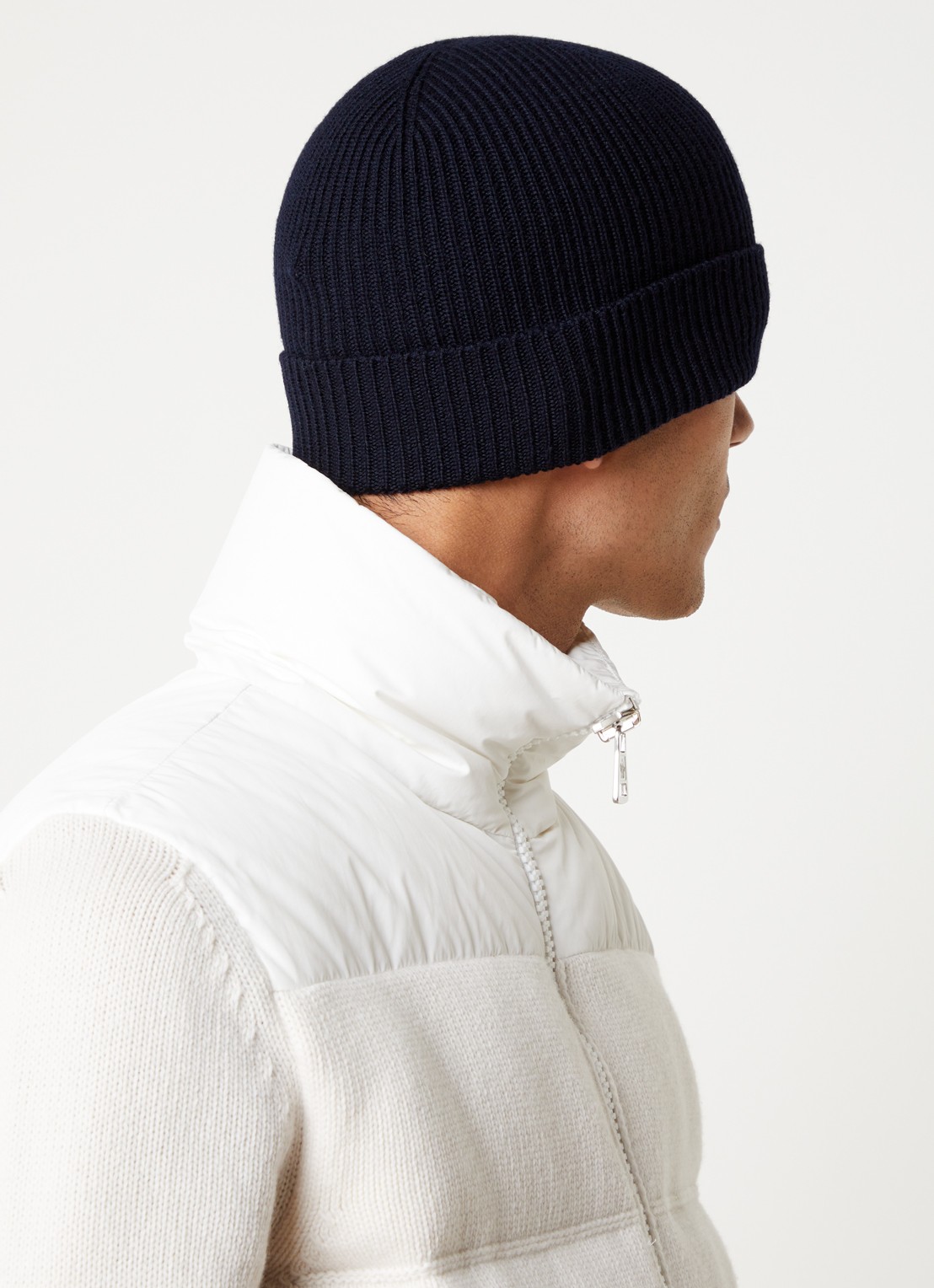 Moncler Ribgebreide muts van wol met logo - voorkant 2 blauw
