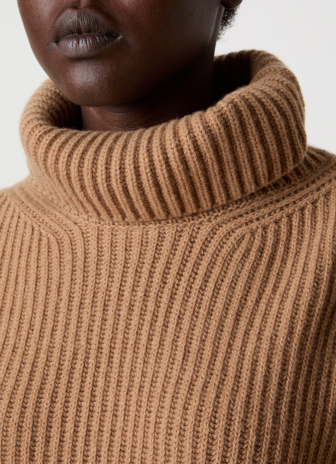 Moncler Ribgebreide trui van scheerwol met col en logo - detail 3 camel