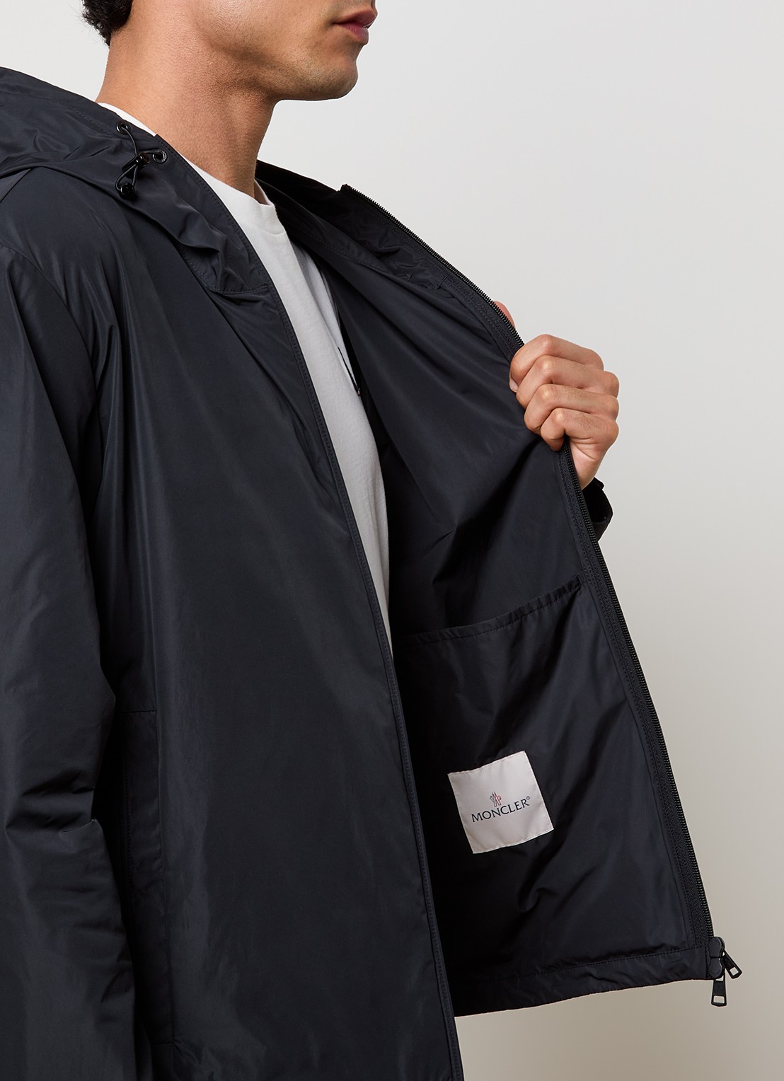 Moncler Sassiere windjack met capuchon en steekzakken - detail 5 zwart