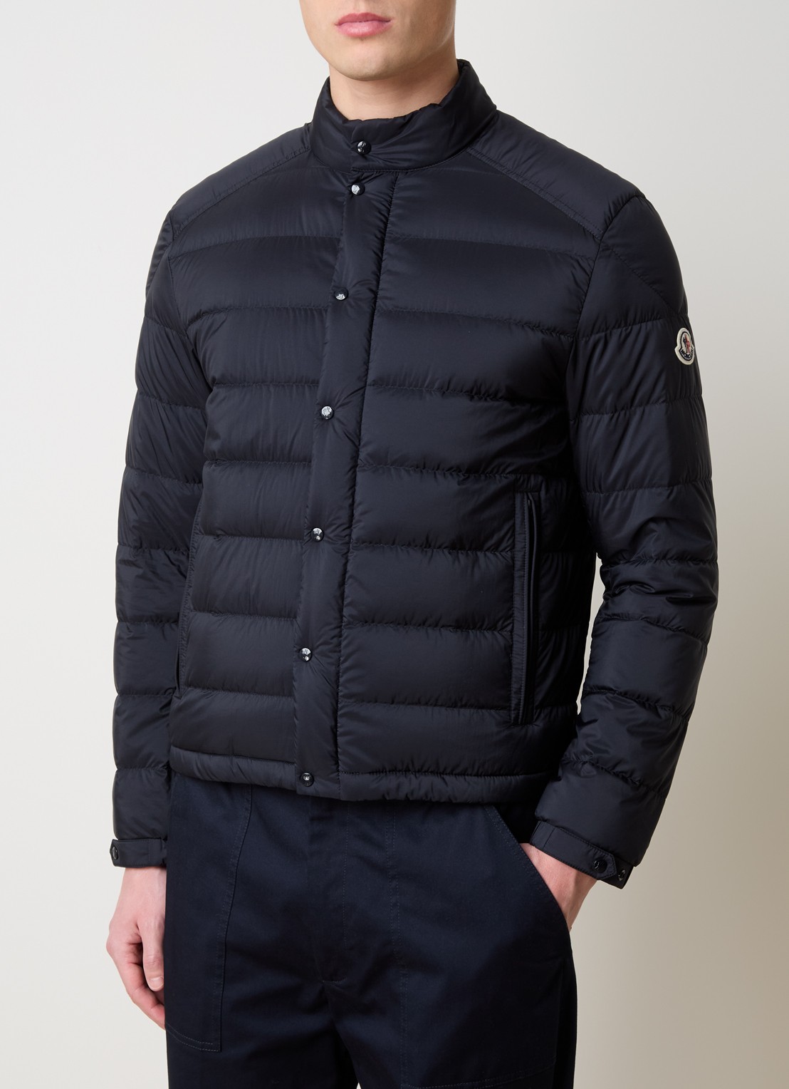 Moncler Selves gewatteerde jas met capuchon en ritszakken - detail 4 donkerblauw