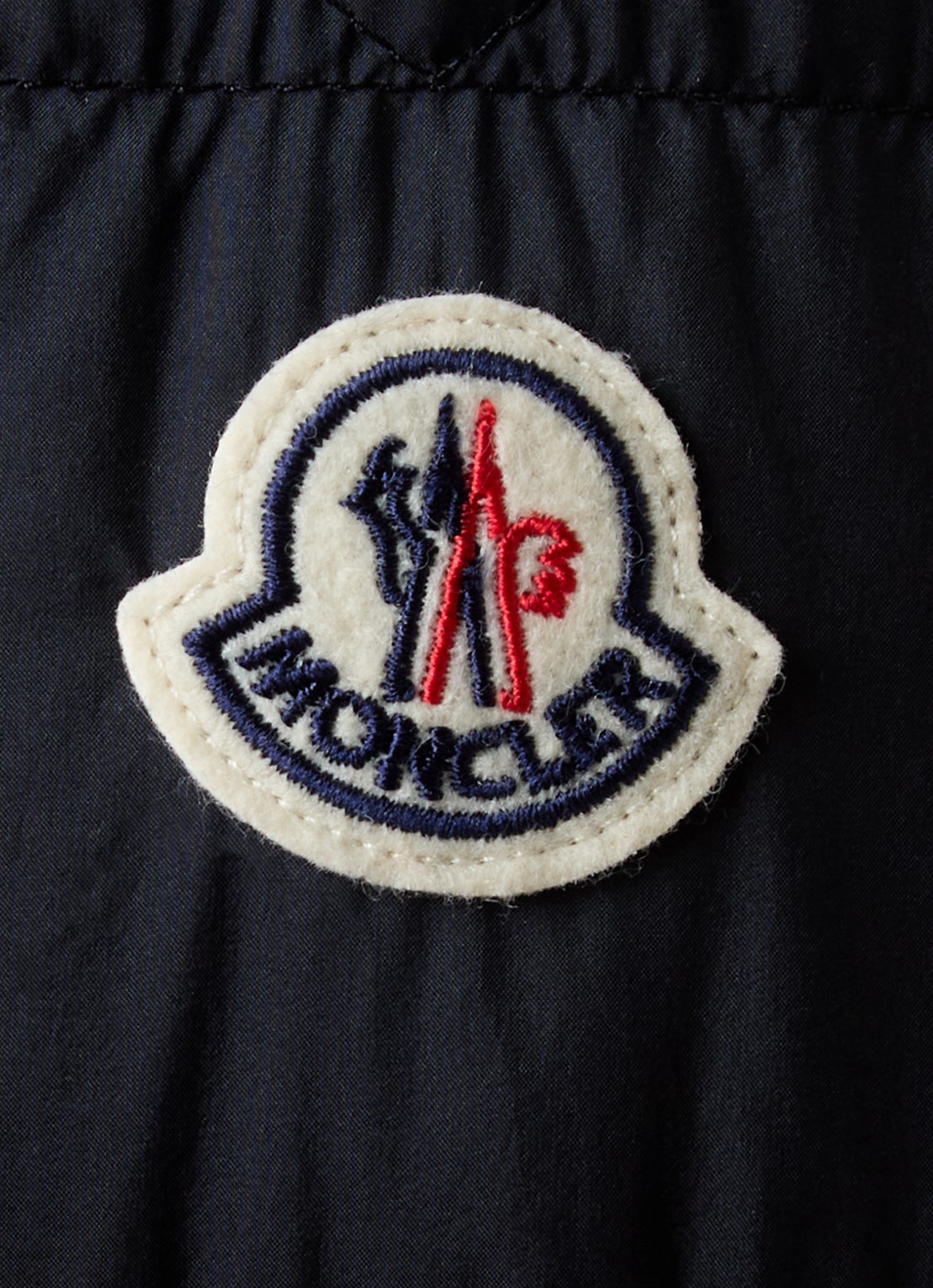 Moncler Selves gewatteerde jas met capuchon en ritszakken - detail 6 donkerblauw