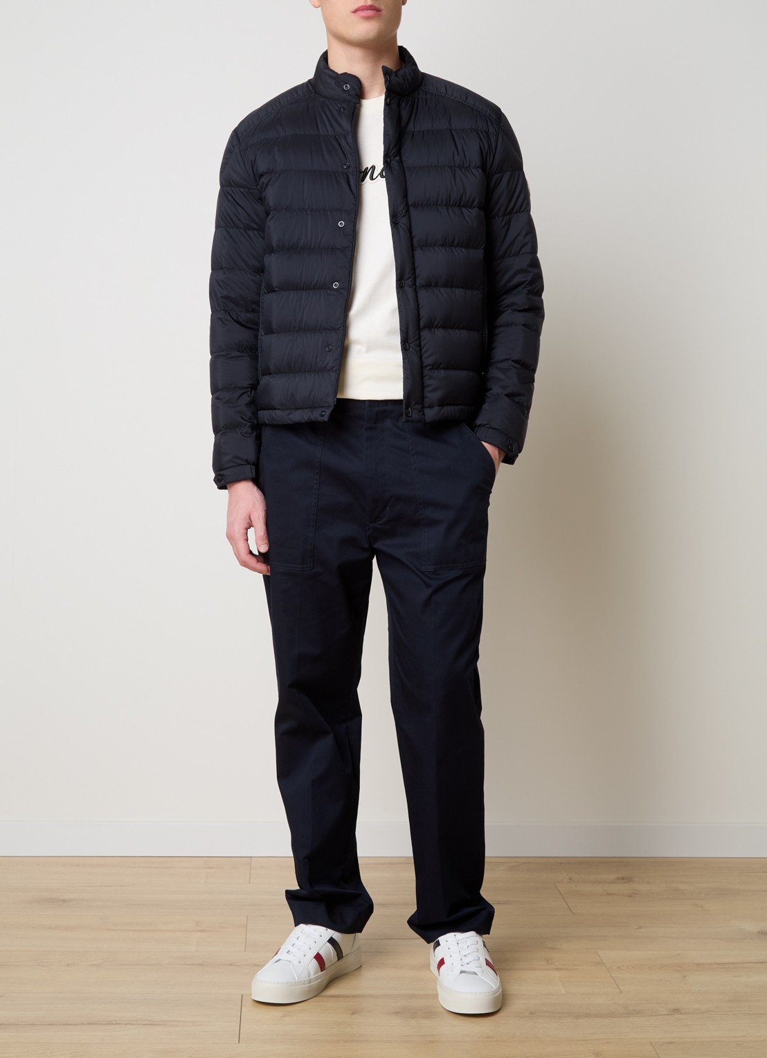 Moncler Selves gewatteerde jas met capuchon en ritszakken - voorkant 3 donkerblauw