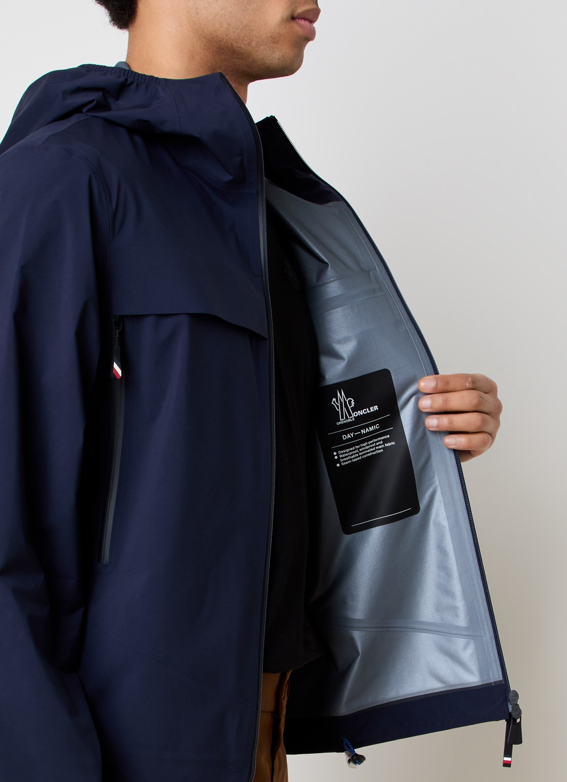 Moncler Shipton Gore-Tex windjack met logoborduring en ritszakken - detail 3 donkerblauw